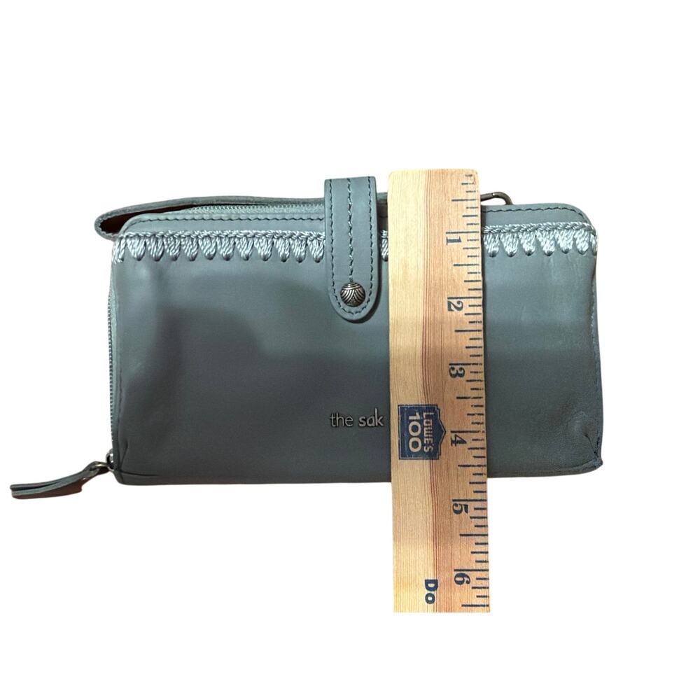 The SAK Iris Smartphone Crossbody Wristlet Gray Crochet Wallet - Picture 12 of 12